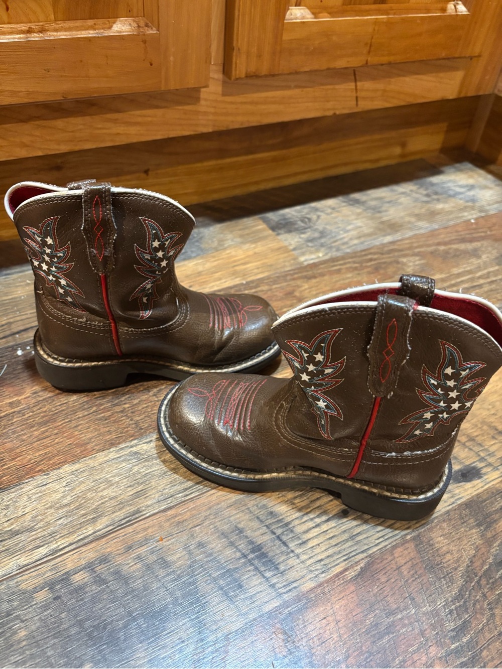 Ariat western cowboy round toe boots child size 10